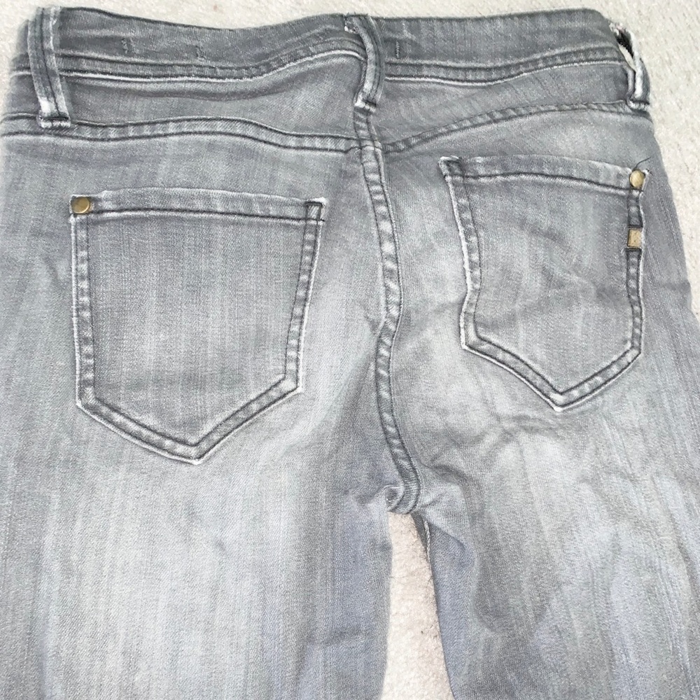 Grey Jeans - Picture 5 of 6